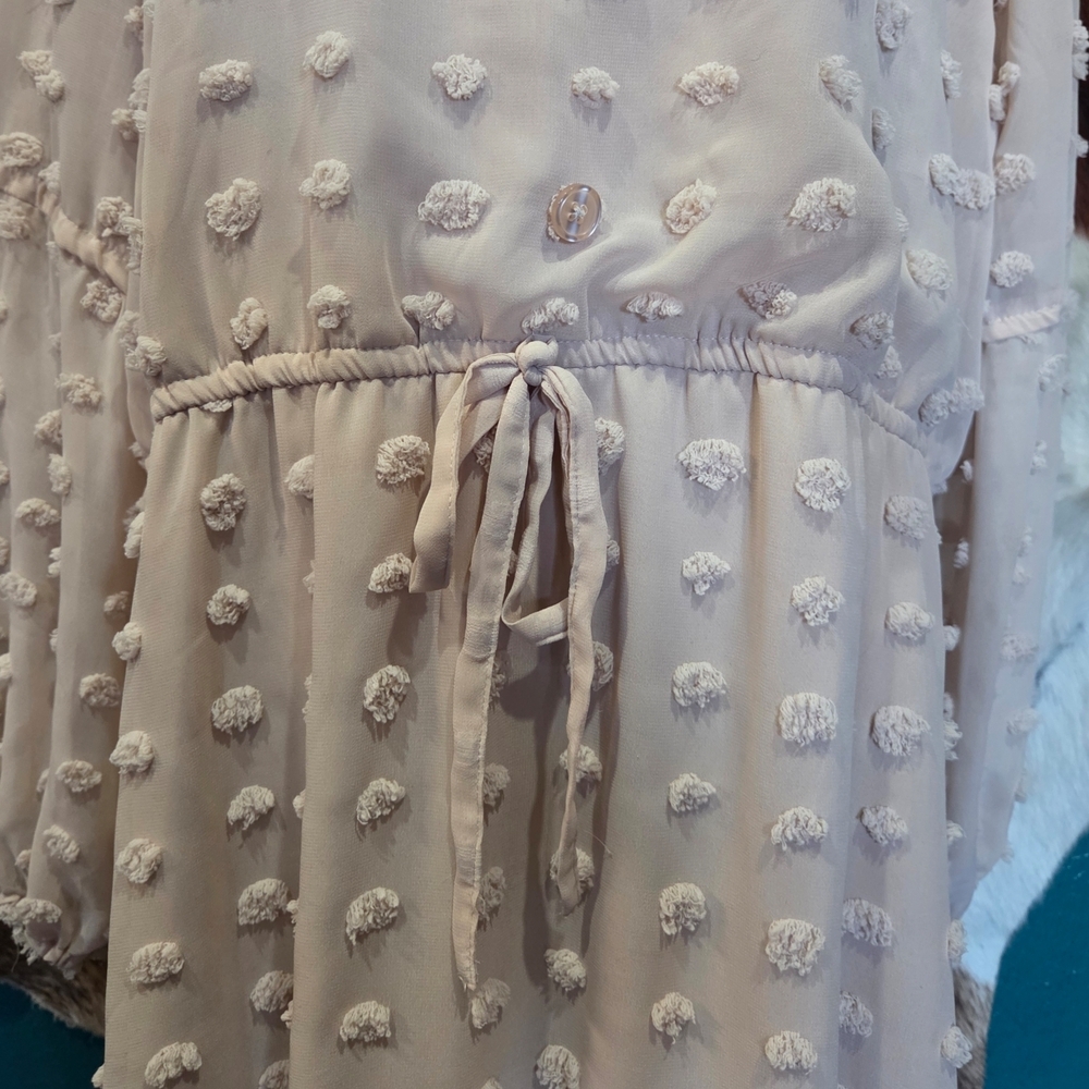 Robert Louis Beige Garment - Picture 2 of 8